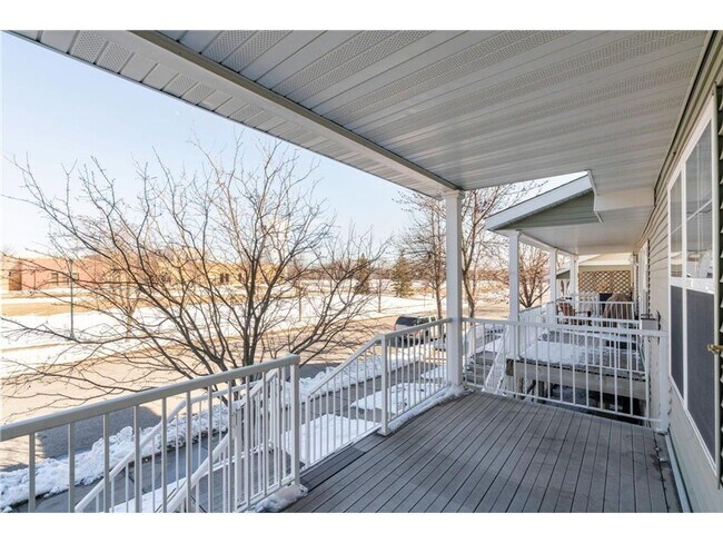 Building Photo - Beautiful Townhome for Rent in Prestigious...