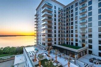 Building Photo - 3111 Sunset Blvd