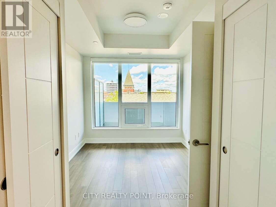 Photo principale - 2525 Bathurst St