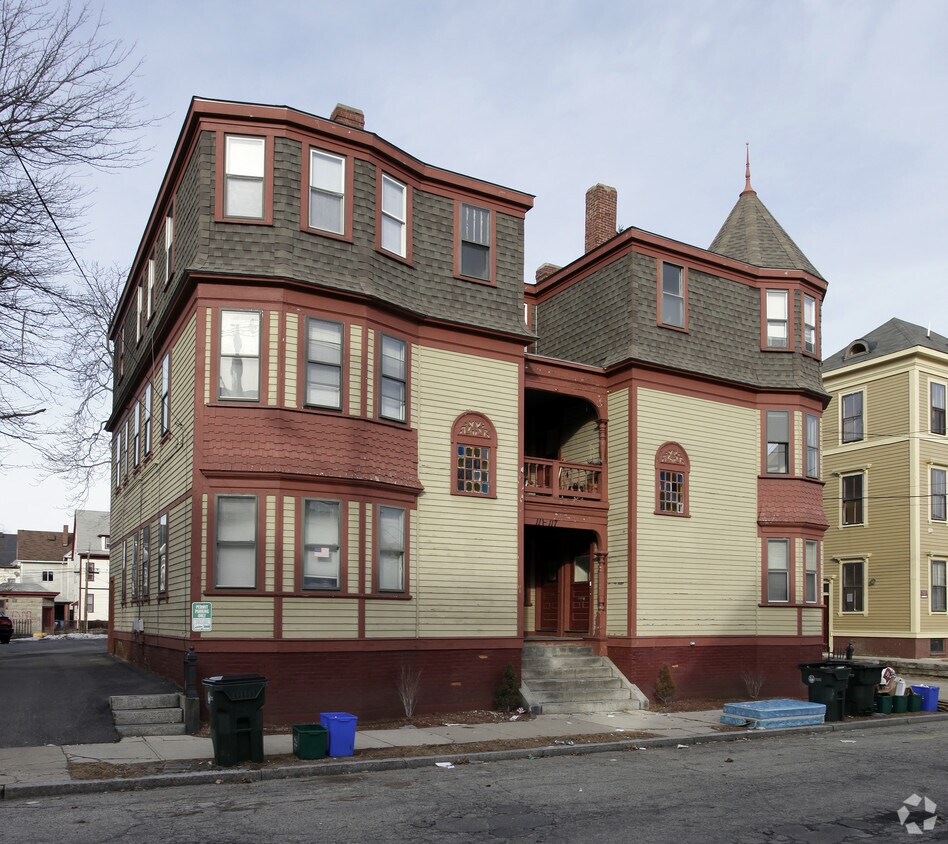 Building Photo - 111-119 Wood St