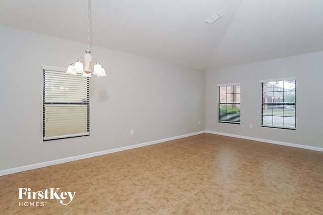 Building Photo - 4060 Millicent Cir