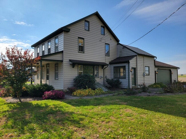 Building Photo - 819 Fruitville Pike