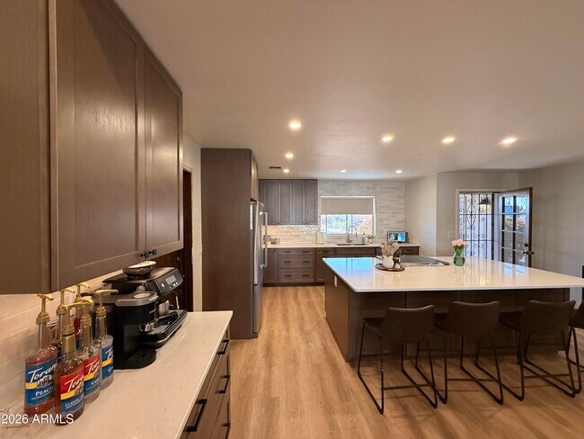 Foto del edificio - 1744 N Ridge Cir