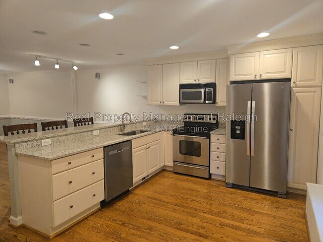 Foto del edificio - 1647 Claiborne Ct