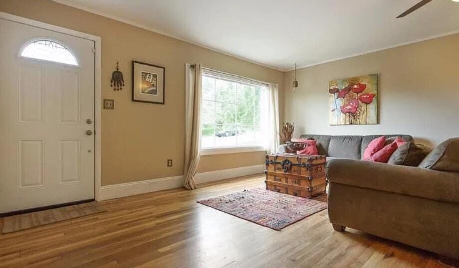 Primary Photo - 14807 Ashdale Ave