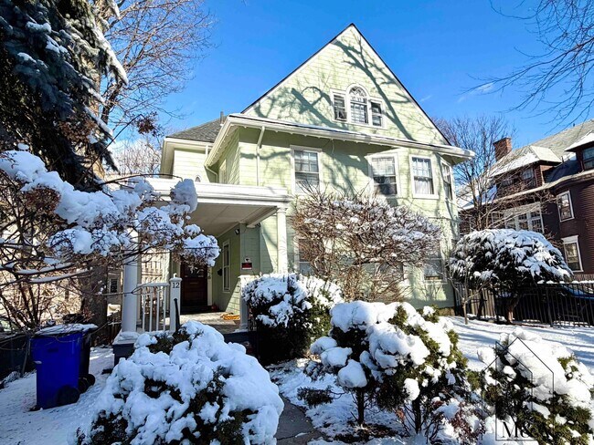 Building Photo - 12 Braemore Rd