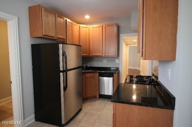 Building Photo - 4010 N Hamlin Ave