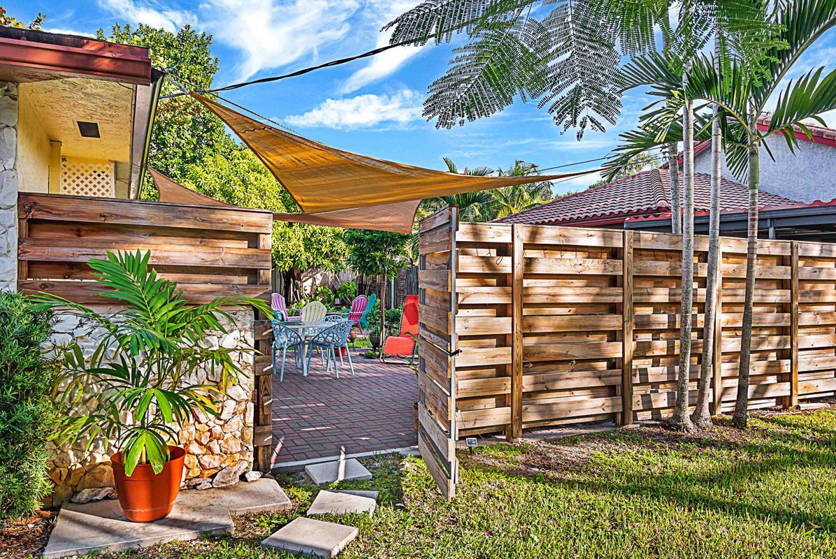 Foto del edificio - 5880 SW 32nd Terrace