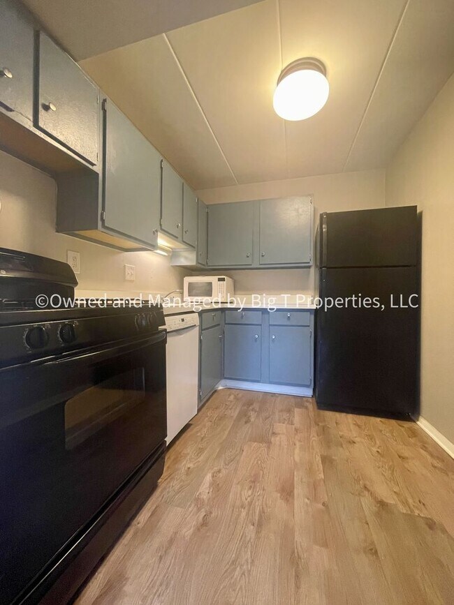 Foto del edificio - 1 bd 1ba in Leesburg, VA overlooking golf course