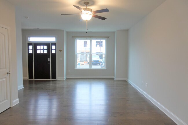 Foto del edificio - 124 Creekland Wy