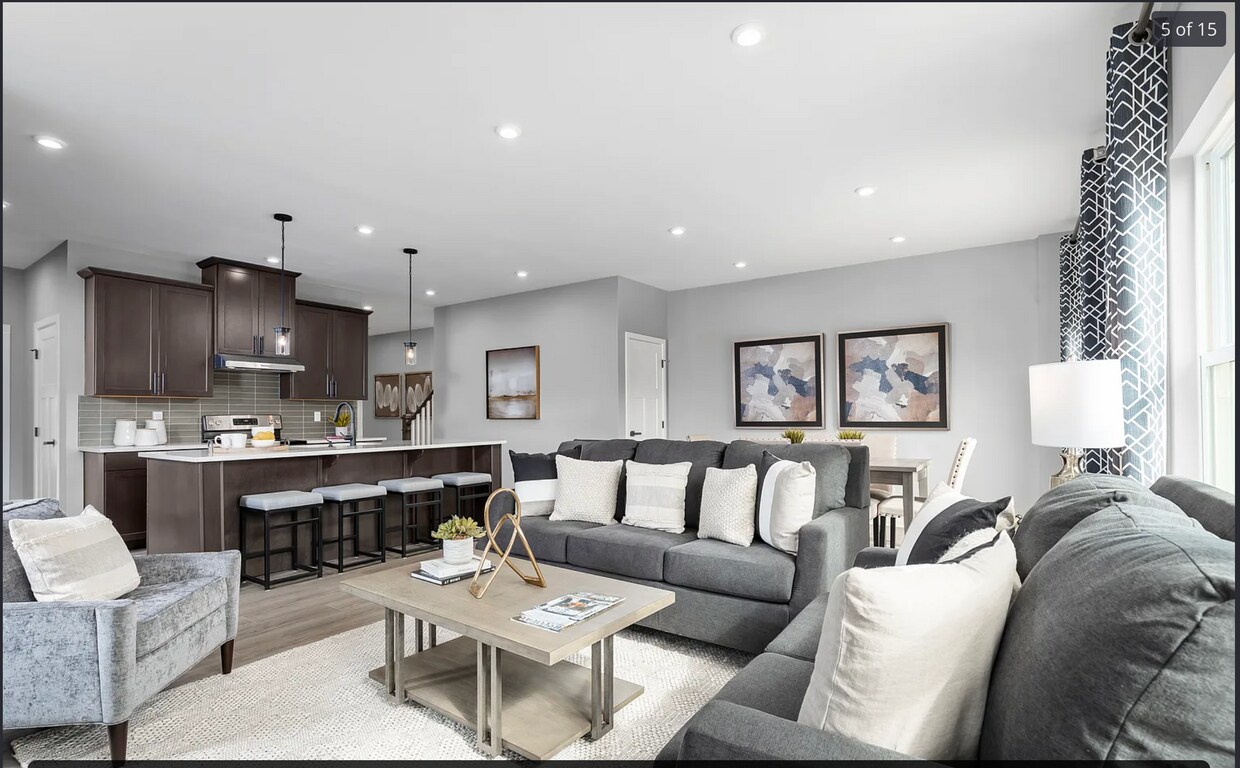 Foto del edificio - 606 Phalen Ct