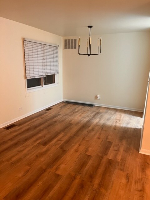 Building Photo - 3022 Roberts Dr