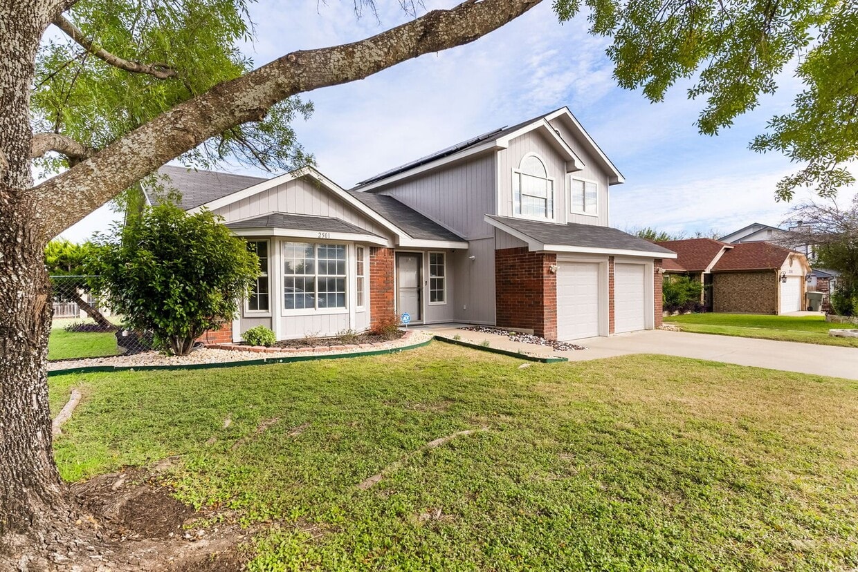 Foto principal - 2501 Lain Dr