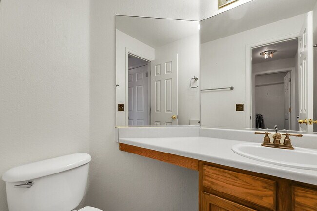 Foto del edificio - $2,650.00 - 4 Bedrooms, 2.5 Bathrooms, Sin...