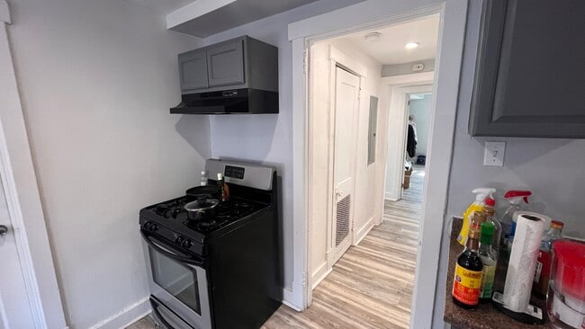 Building Photo - 5850 Alderson St