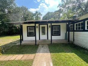 Building Photo - 8206 Sunflower Dr