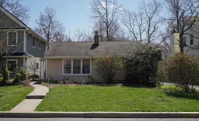 Building Photo - 28 Summit Ave