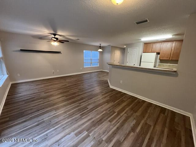 Building Photo - 824 Black Cherry Dr S