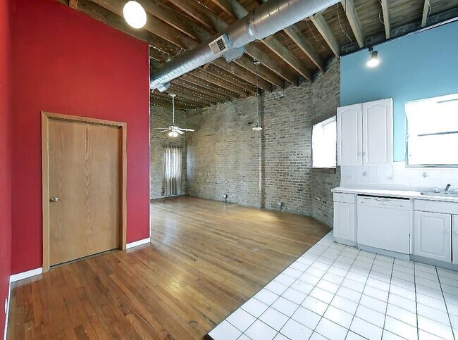 Foto del edificio - 2849 W Belmont Ave