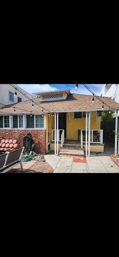 Foto principal - 33 Wavecrest Ave