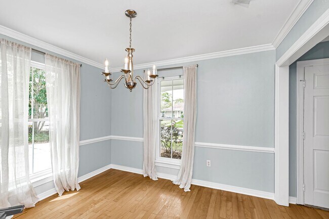 Foto del edificio - 3 Bedroom House located of Perkins Near Highland Rd. | Fenced Yard