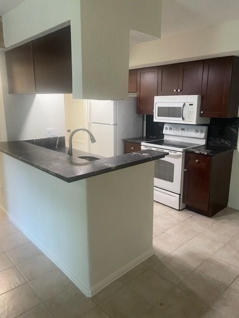 Building Photo - 17331 Red Oak Dr