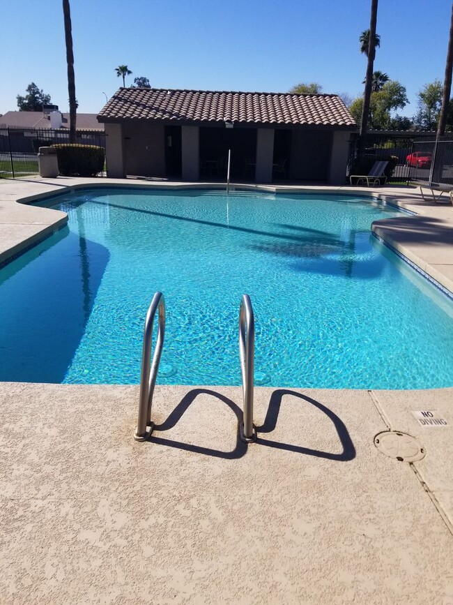 Photo - AVAILABLE NOW 2 BEDROOM 2 BATH CONDO WOODG...