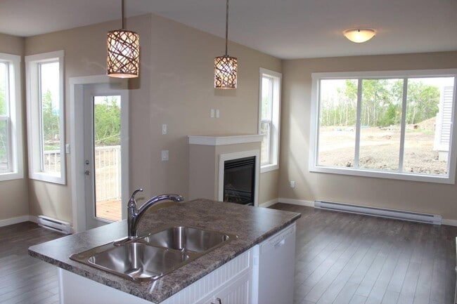 Building Photo - 1606-1688 88 Ave