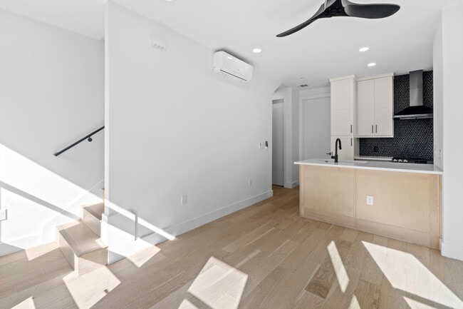 Foto del edificio - 2916 E 13th St