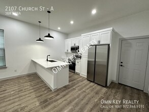 Building Photo - 2107 Church St