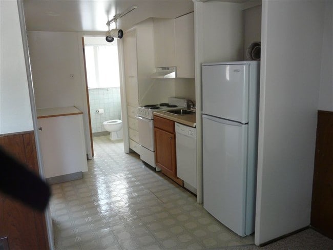 Building Photo - 711 E Kingsley St