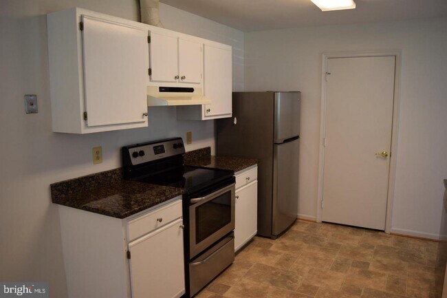Foto del edificio - 625 Brandon Green Dr