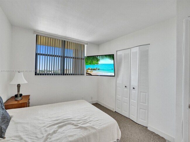 Foto del edificio - 801 N Ocean Blvd