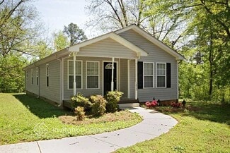 Building Photo - 2613 Davenport St