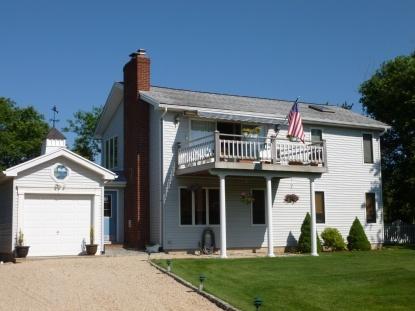 Building Photo - 104 W Lake Dr