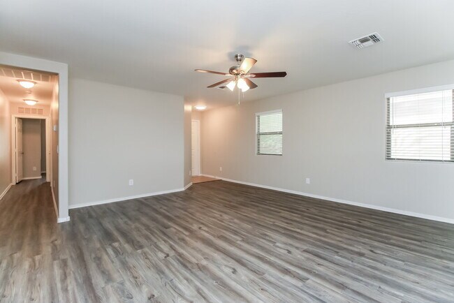 Foto del edificio - 2443 E Meadow Mist Ln