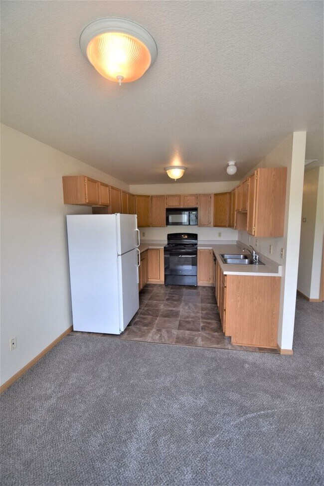 Foto del edificio - 2Bed with OFFICE and DETACHED GARAGE! Grea...