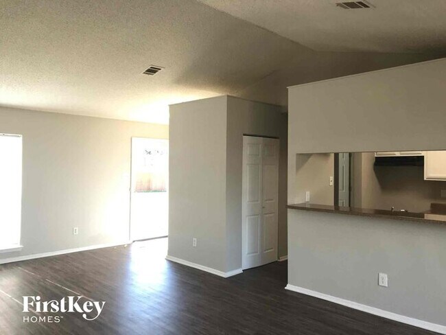 Foto del edificio - 10841 Sunnydale Dr