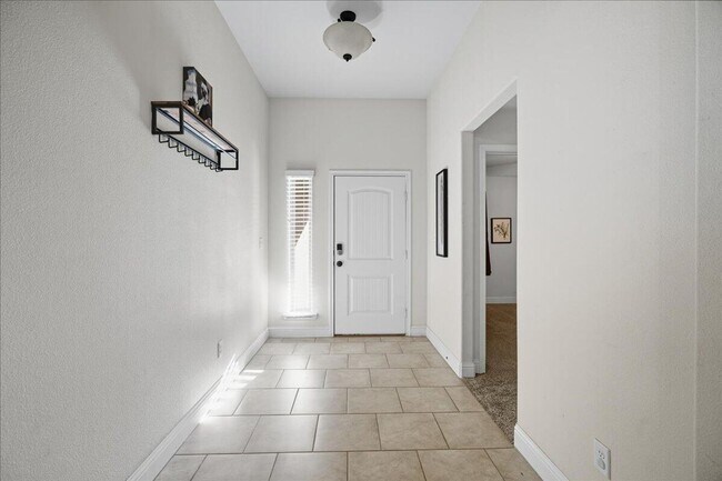 Building Photo - 4 Bedroom Located in Frenship ISD
