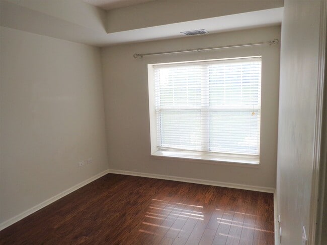 Building Photo - 410 W Mahogany Ct