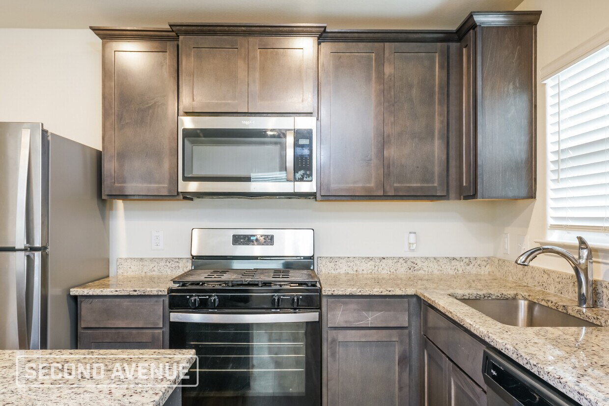 Foto principal - 1321 Woodwinds Dr