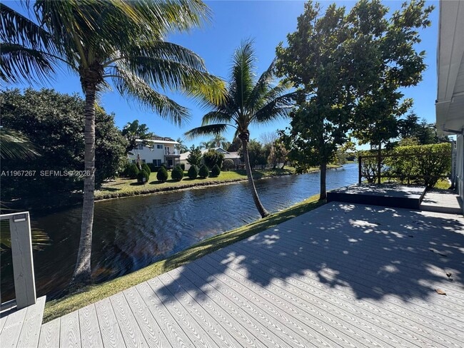 Foto del edificio - 332 NW 47th Ave