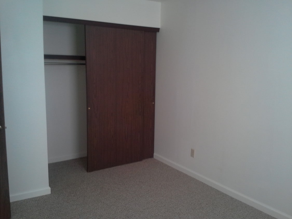 Bedroom and closet - 753 Rozier St