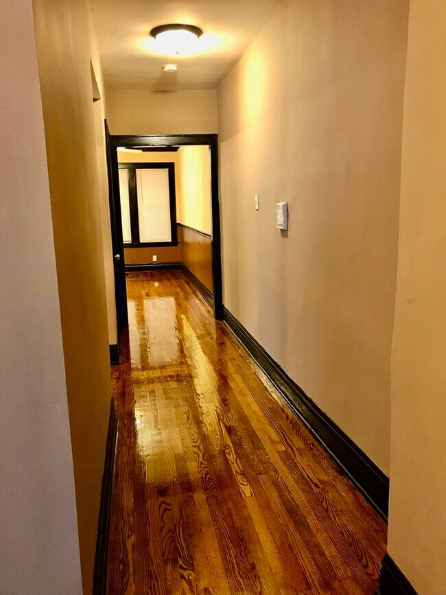 Foto del edificio - 6642 S Troy St
