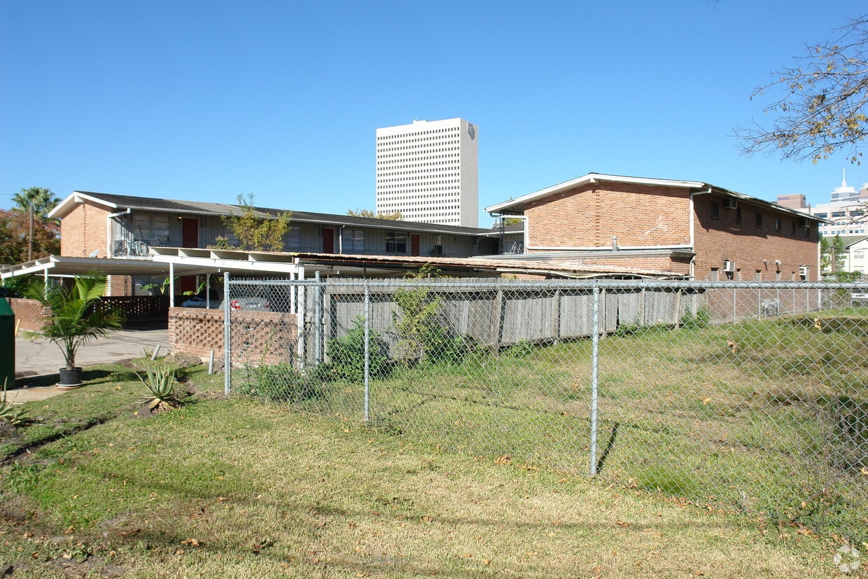 Building Photo - 1023 Lyndon St