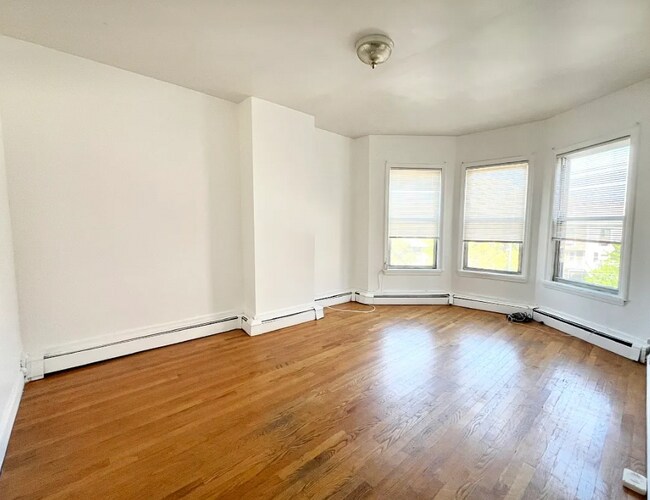 Building Photo - 846 Huntington Ave