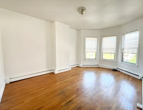 Building Photo - 846 Huntington Ave