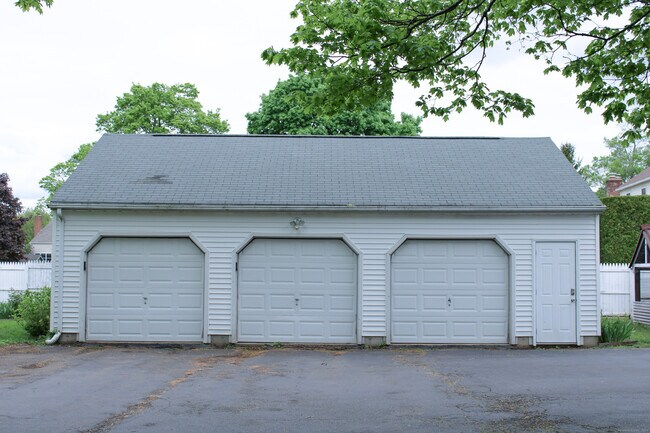 Building Photo - 178 Grieb Rd