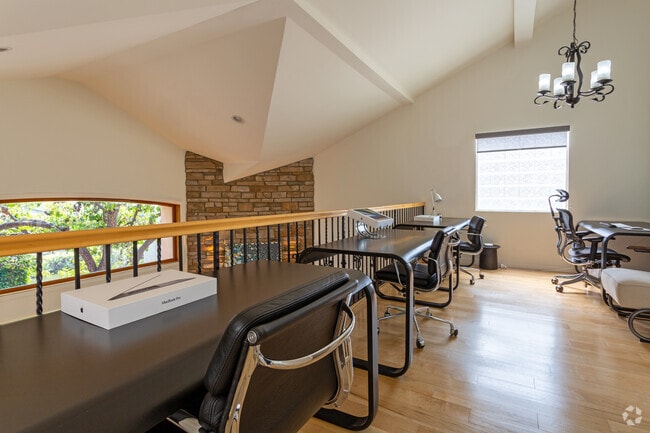 3BR, 2BA - 439 Carroll Canal