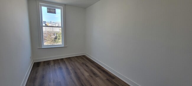 Foto del edificio - 3207 N Wilton Ave